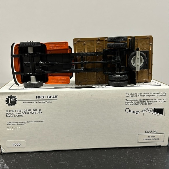 Custom Chrome Die Cast Model Car 1951 Ford F-6 Coin Bank - Picture 9 of 10